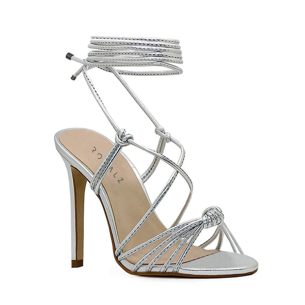 sandalia-royalz-metalizada-luara-amarracao-salto-alto-fino-prata-1