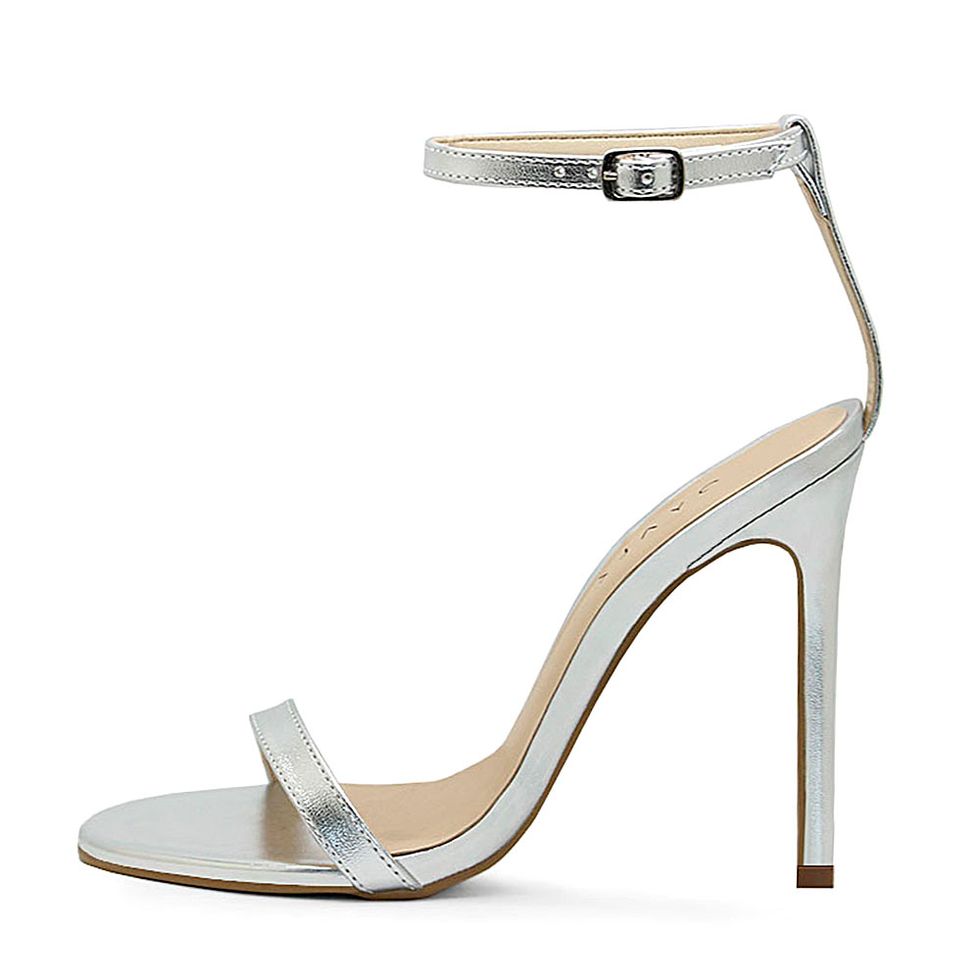 sandalia-royalz-metalizada-maya-salto-alto-fino-tira-prata-2