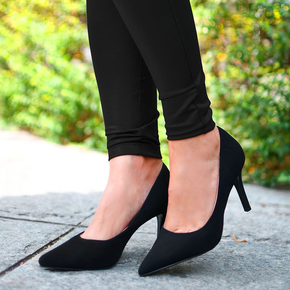 scarpin-royalz-nobuck-salto-medio-fino-celine-preto-4