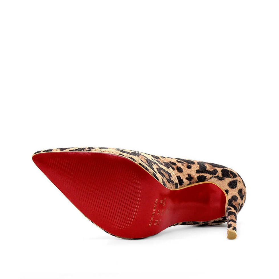 scarpin-royalz-tecido-salto-alto-fino-celine-curvas-sola-vermelha-onca-3