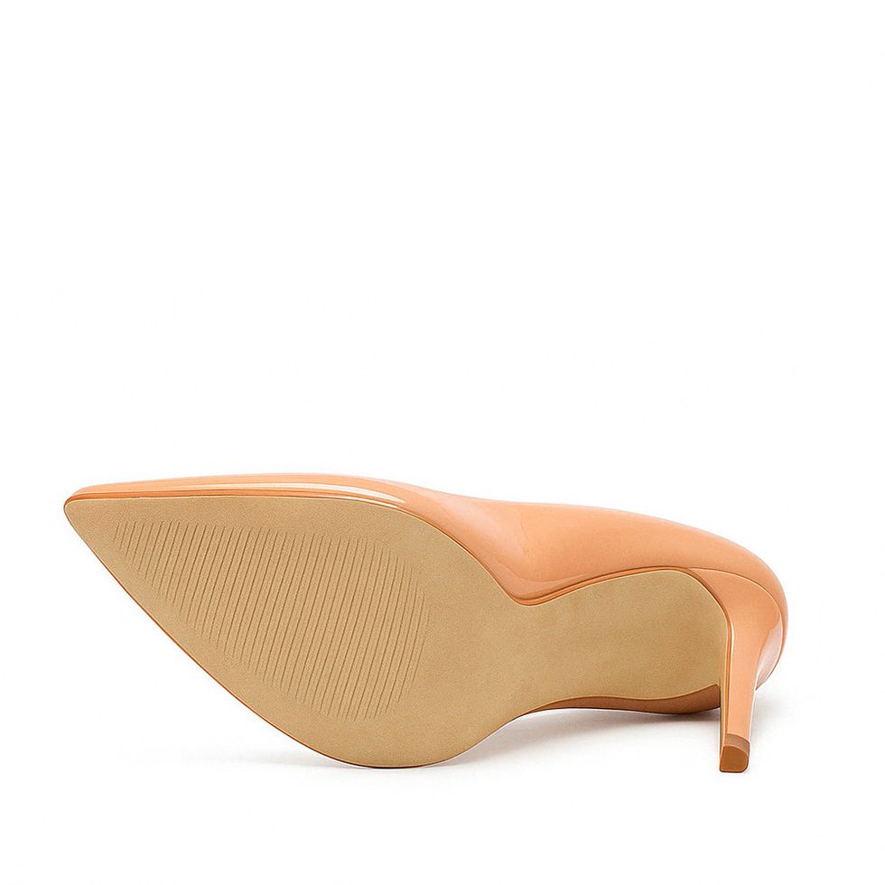 scarpin-royalz-verniz-salto-alto-fino-celine-curvas-nude-escuro-3.jpg